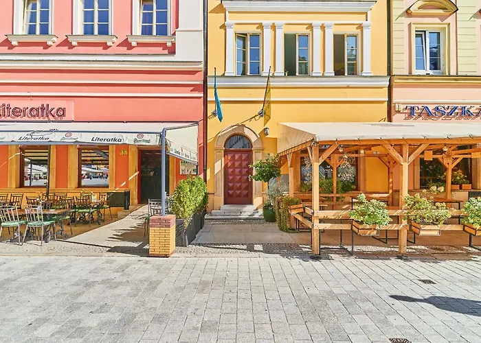 Market Square Old Town By Renters *